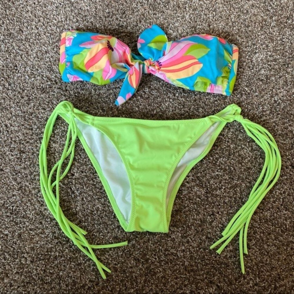 VICTORIA’S SECRET Teal Multicolor Floral Bikini